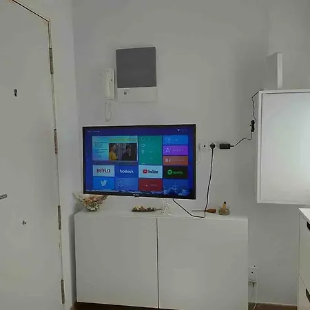 Perfect Location 2Rooms, Dishwasher, New Renovated